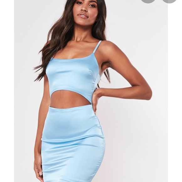 Satin body-con tube dress with cutout. - Picture 5 of 5